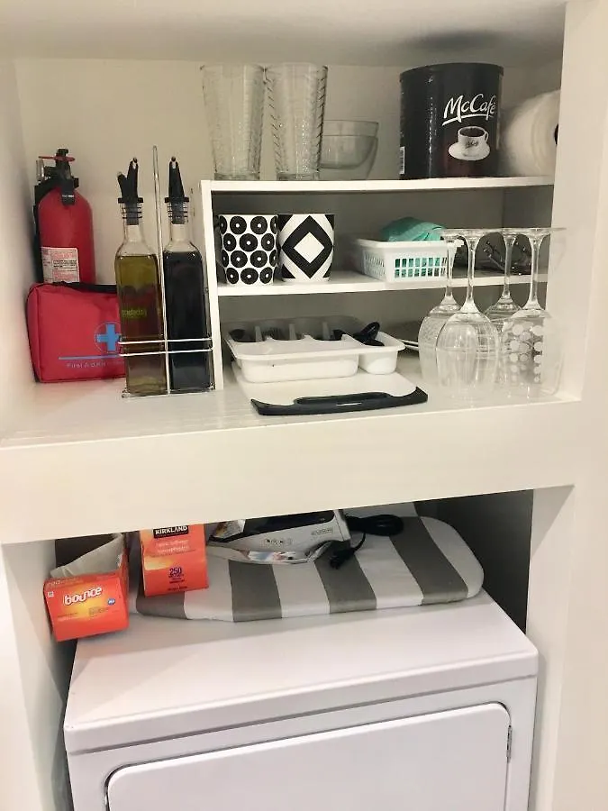 Apartment Luxury Bachelor Suite Pointe-Claire