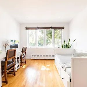 Appartement Bright Riverfront 3-bedroom, Montréal