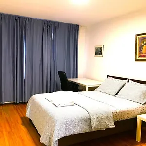 Homestay Big Private Midmontreal Next To Station Metro - Parking Free, Montreal