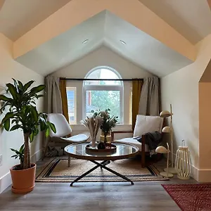 https://the-guesthouse-on-ada.edmonton-hotels.net